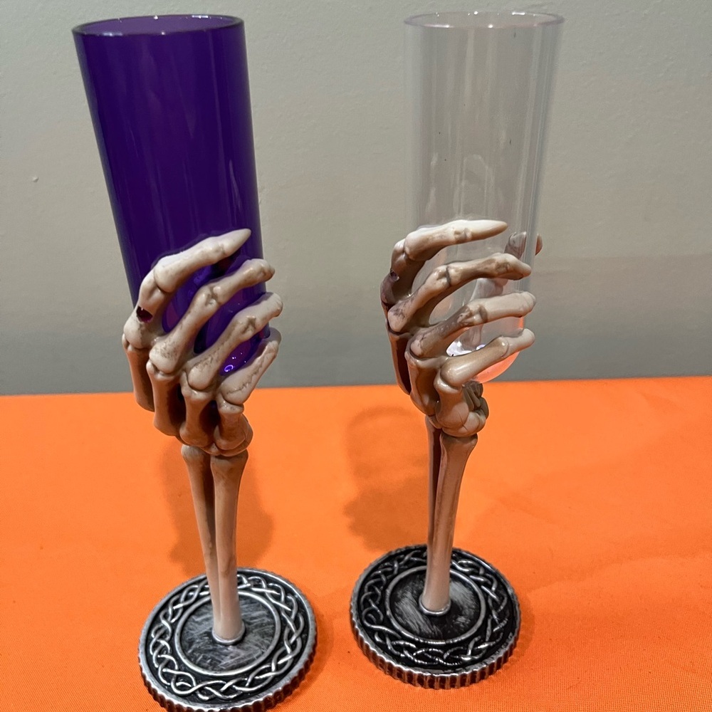 6/$25 Skeleton Hand Wine Glasses plastic - Picture 7 of 8